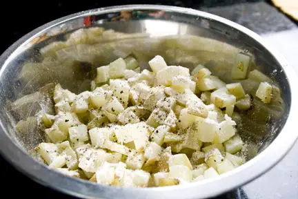 jalapeno-onion-frites-3 potatoes tossed with flour and spices