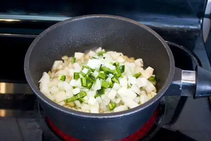 jalapeno-onion-frites-5 add jalapeno and onion to the pot