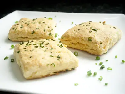 Square-buttermilk-biscuits-slide